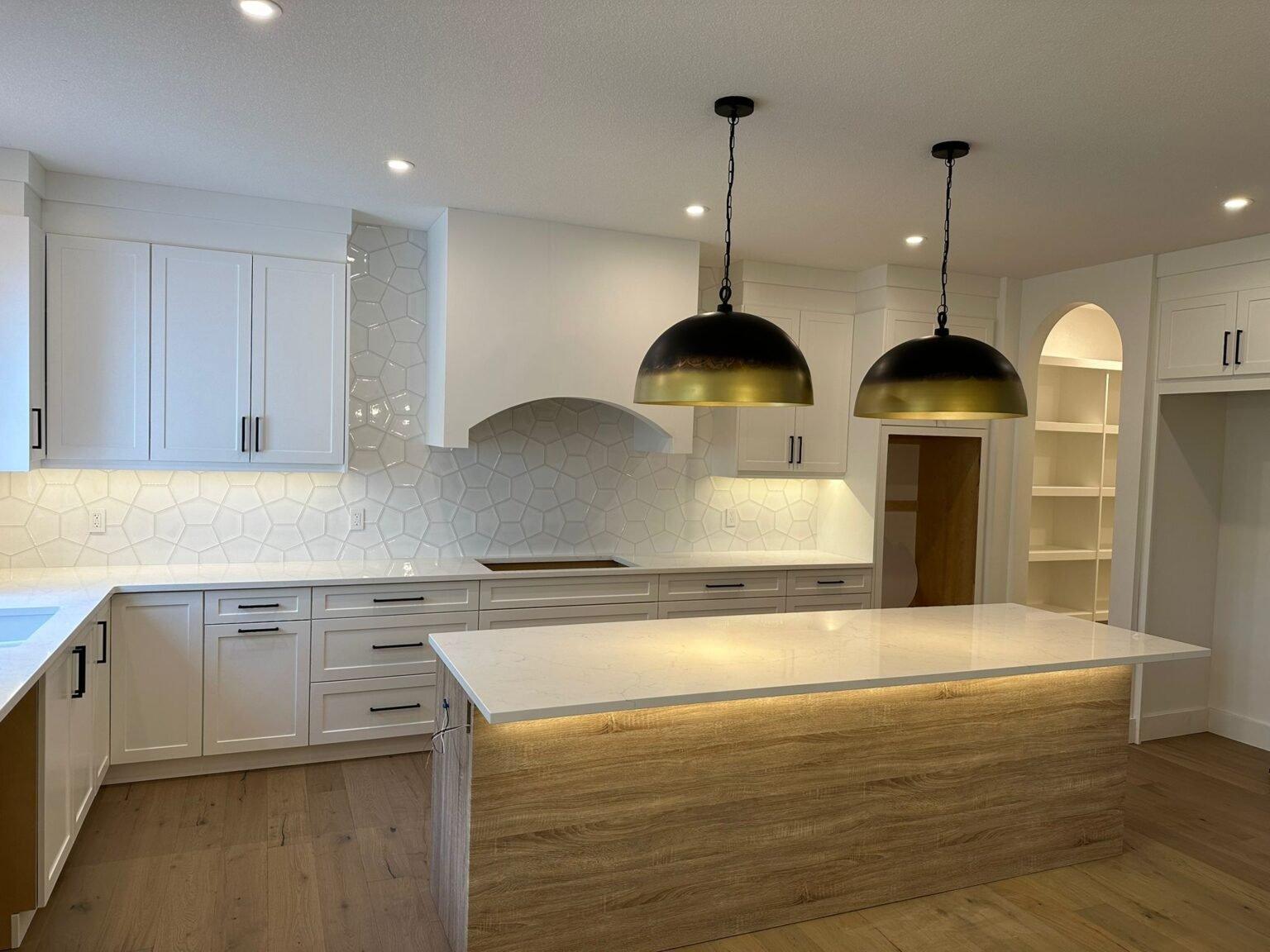 Era Kitchen Cabinets & Natural Stone: Timeless Elegance in Modern Kitchens